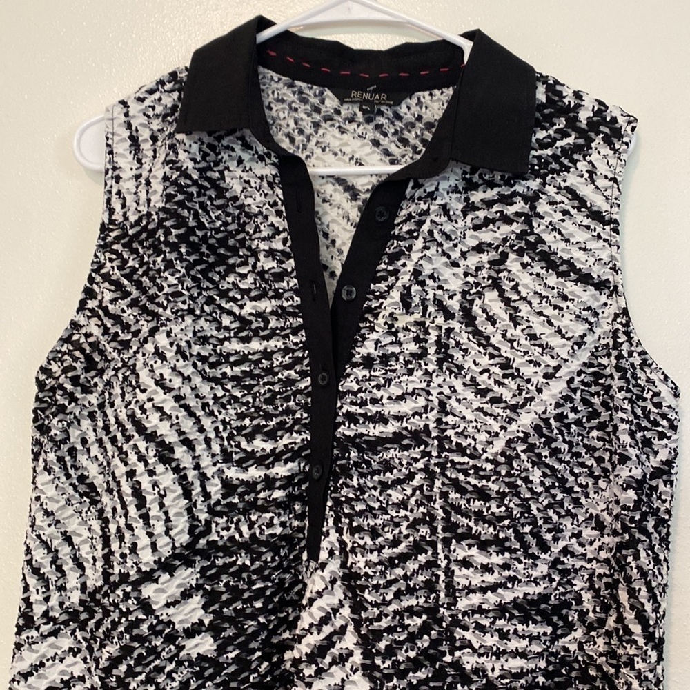 Renuar Mid Button Down Light Weight Sleeveless Tu… - image 2